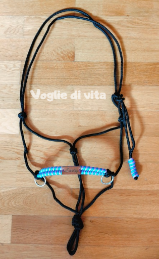 Capezza in corda con nasalina decorata per Martina
