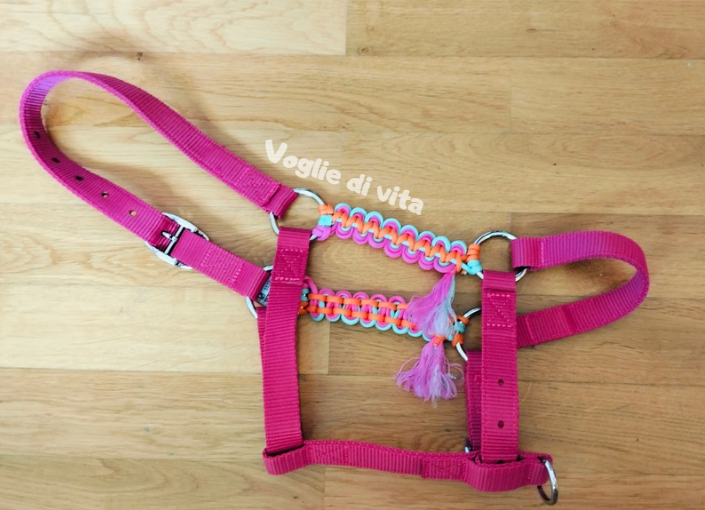 Capezza con montanti decorati, wave knot