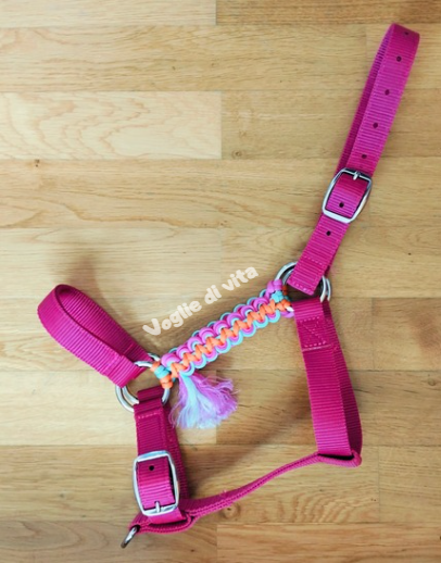 Capezza con montanti decorati, wave knot