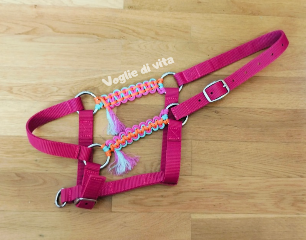 Capezza con montanti decorati, wave knot